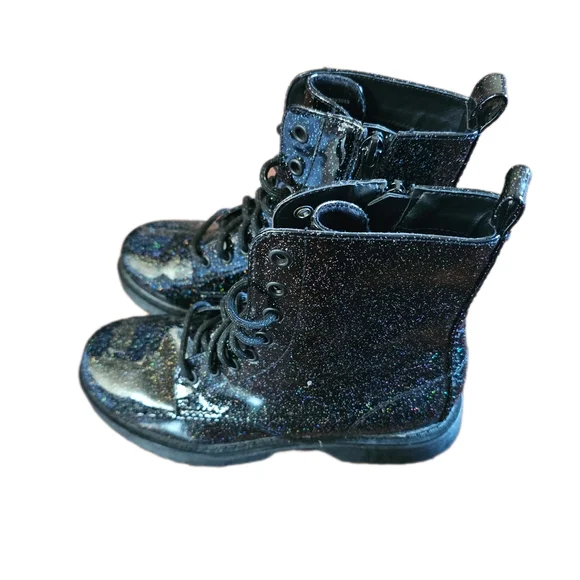 Wonder Nation Holographic Glitter Combat Boots, Size 4 - Picture 4 of 5